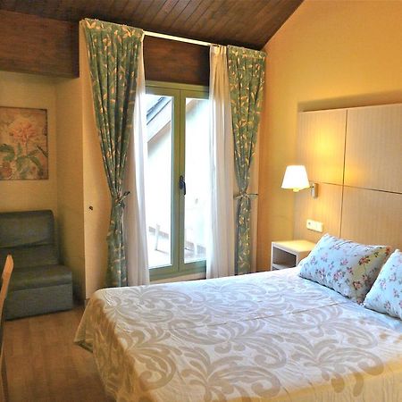 Hotel Nice La Seu d'Urgell Extérieur photo