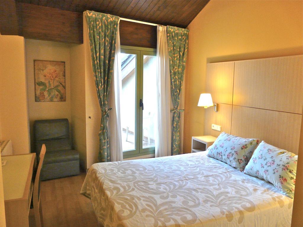 Hotel Nice La Seu d'Urgell Extérieur photo