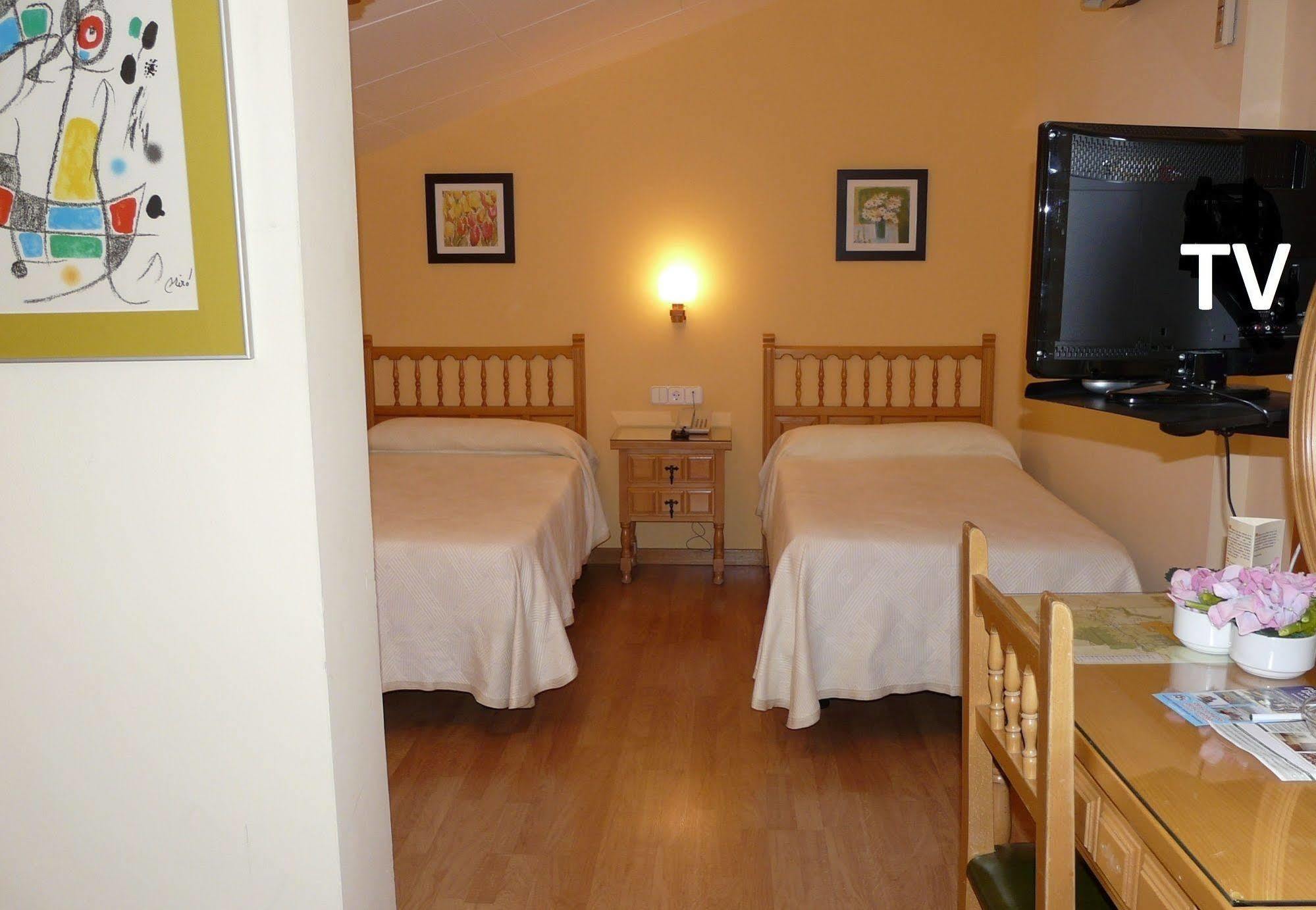 Hotel Nice La Seu d'Urgell Extérieur photo