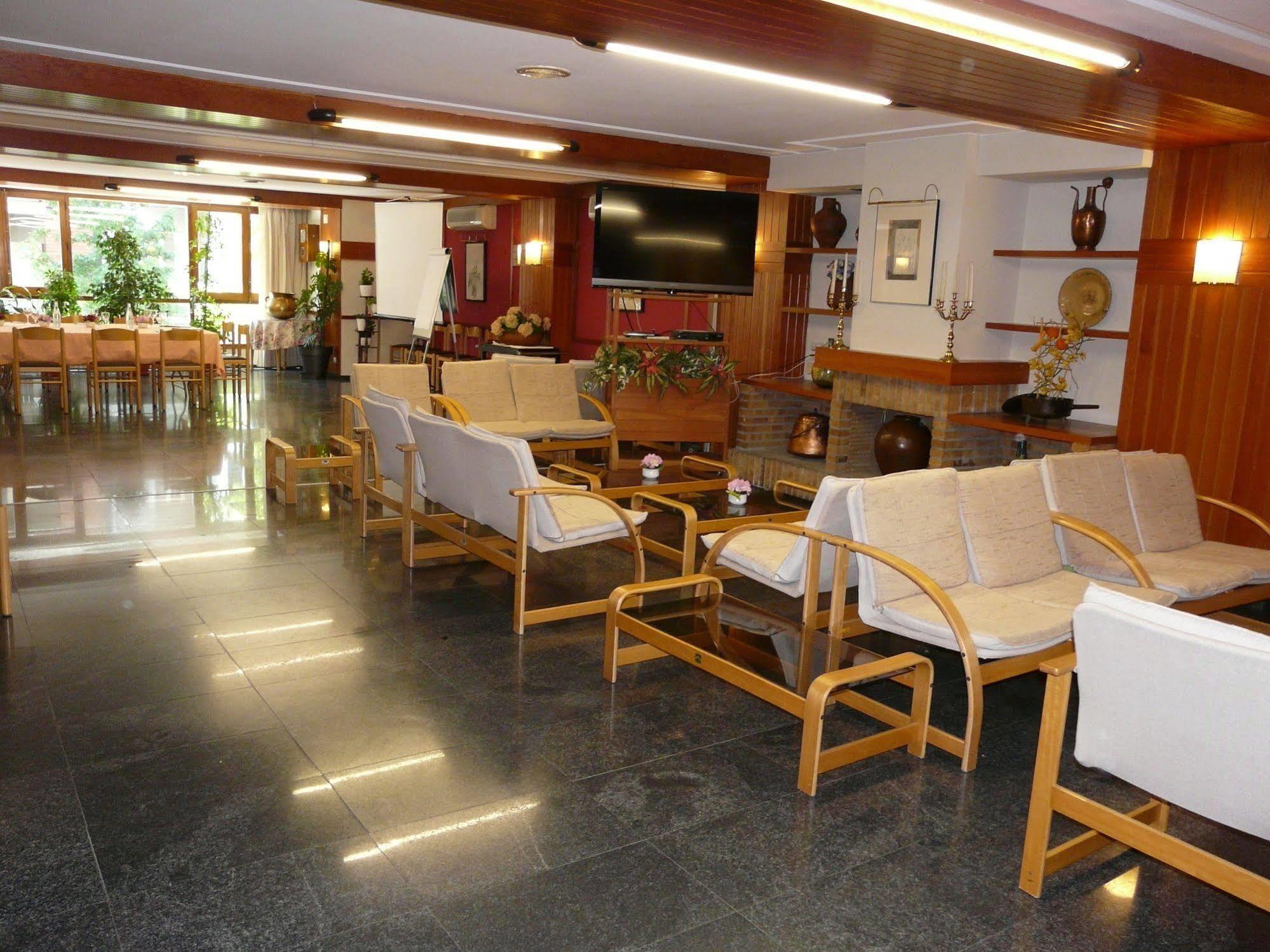 Hotel Nice La Seu d'Urgell Extérieur photo