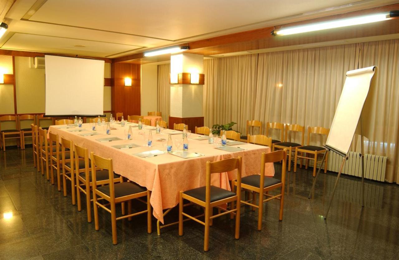 Hotel Nice La Seu d'Urgell Extérieur photo